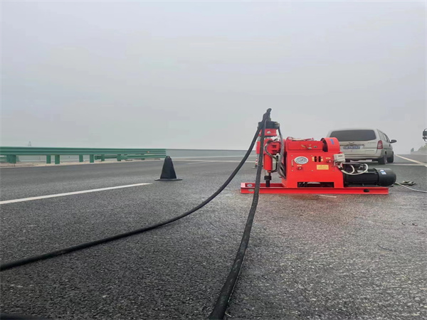 太白马路路基路面开裂下沉注浆加固灌浆